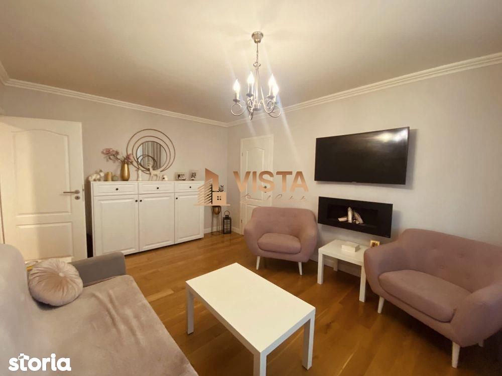 Apartament renovat 3 camere de vanzare, Astra