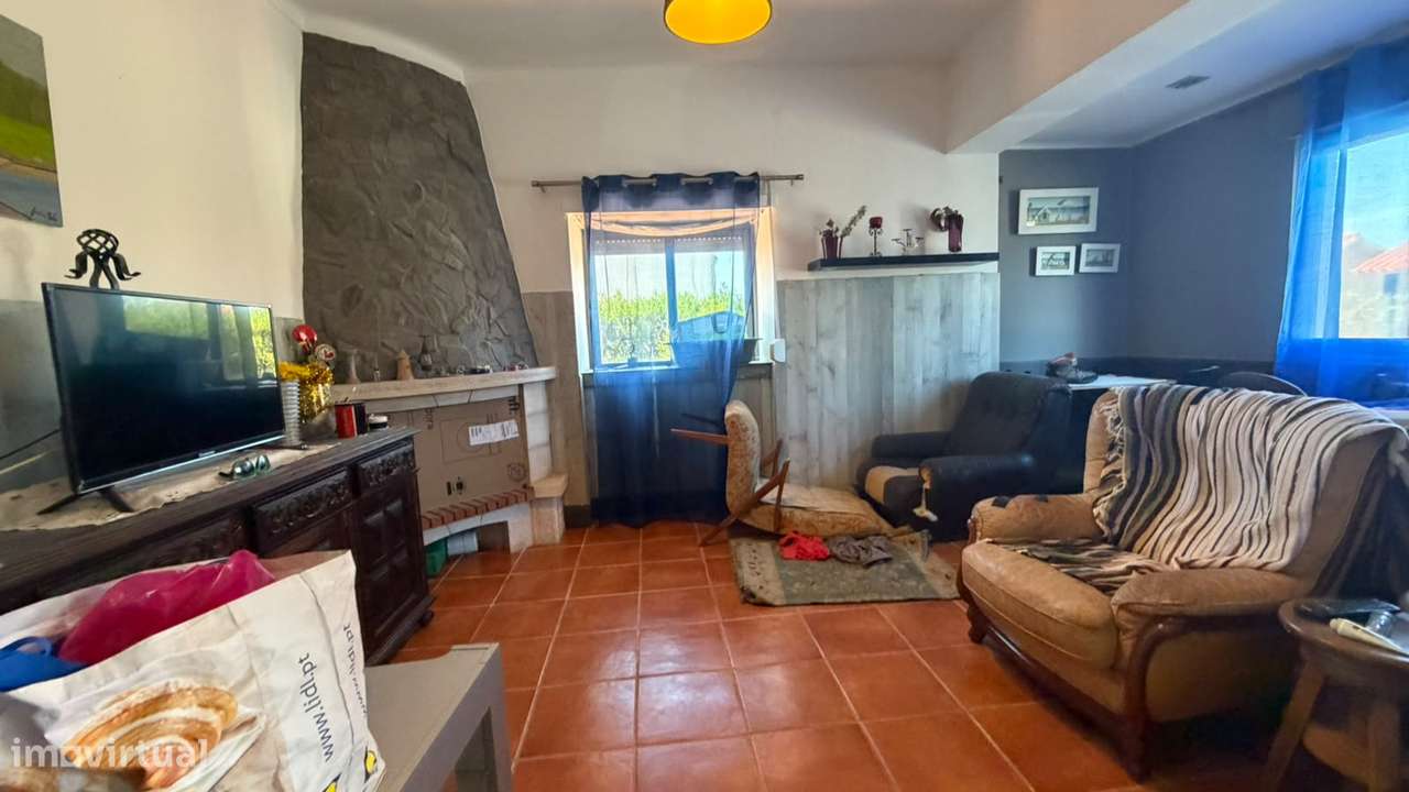 Andar de Moradia T2 c/ Suite, Logradouro e Garagem-17