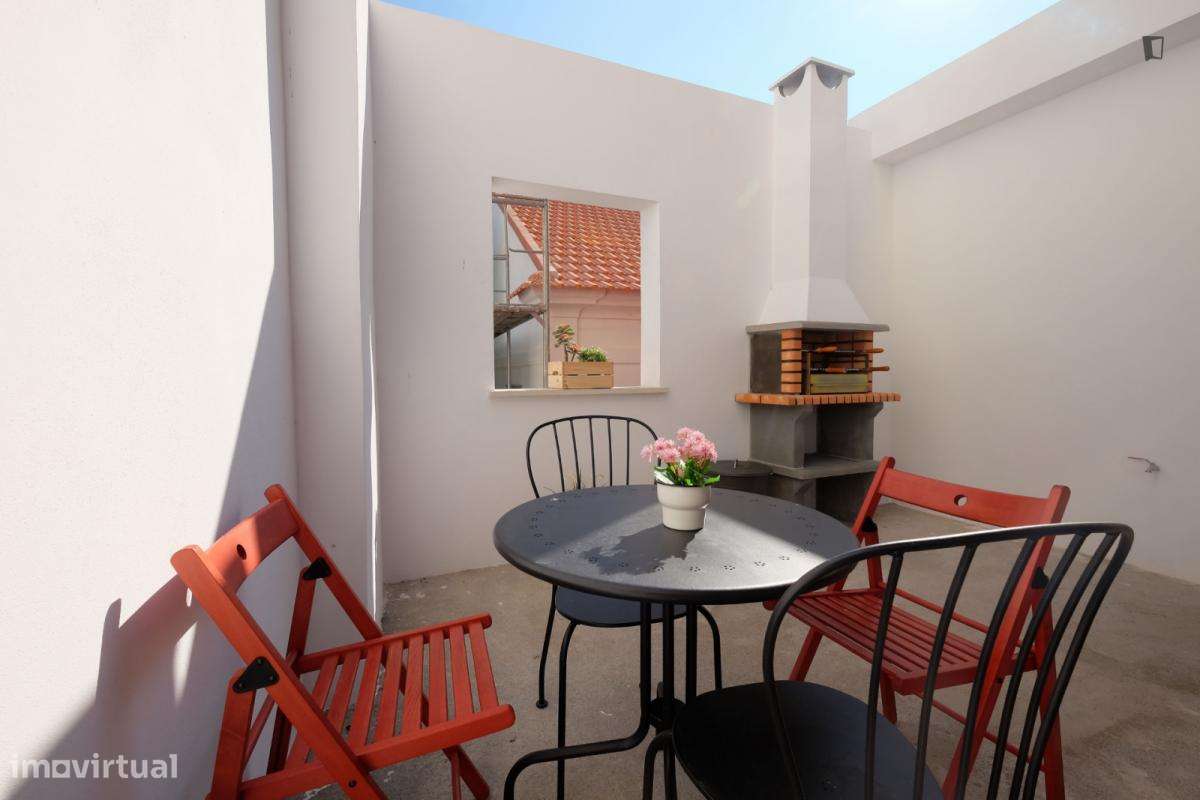 Estúdio - localizado em Montes Claros Coimbra - Grande imagem: 5/7