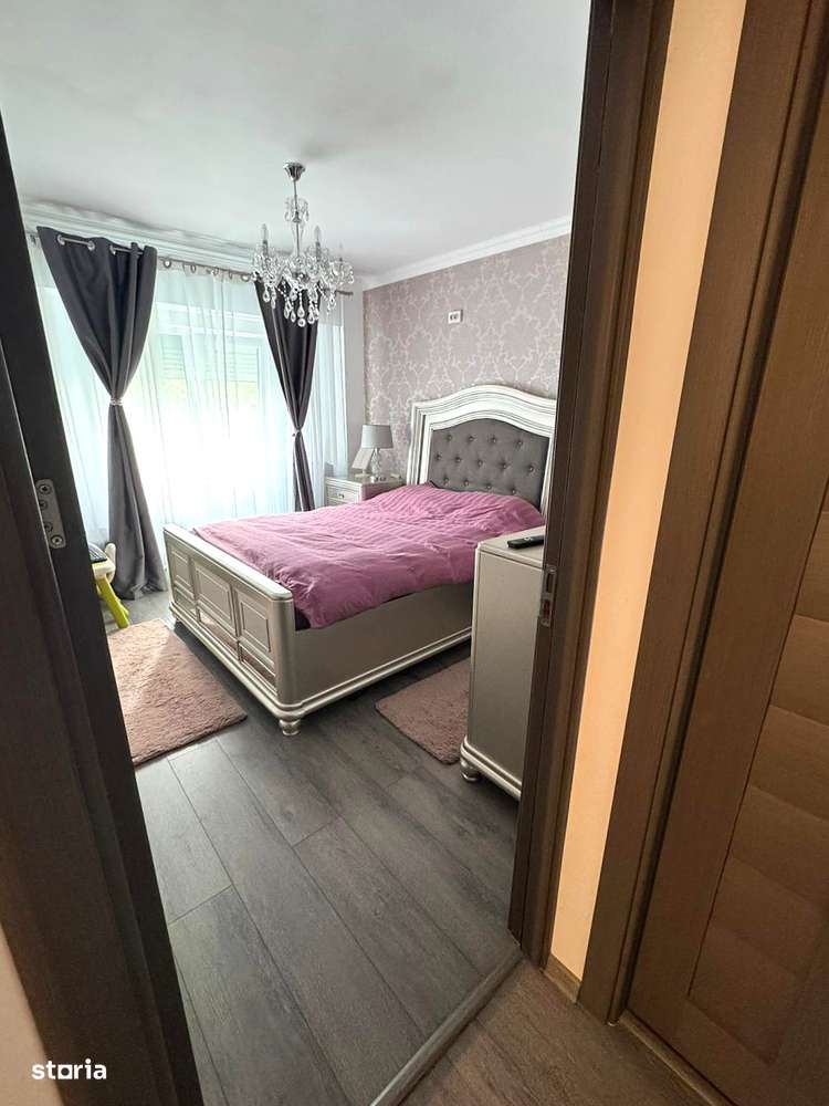 Apartament recent renovat, 3 camere dec, etaj 2 din 4, Piata Centrala - Imagine principală: 2/12