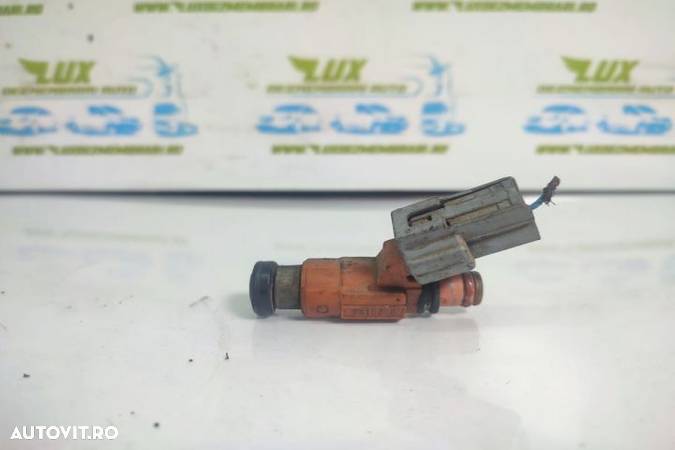 Injector 1.6 2.0 benzina CDH210 Mitsubishi Lancer IX  [din 2000 pana  2005] seria - 3