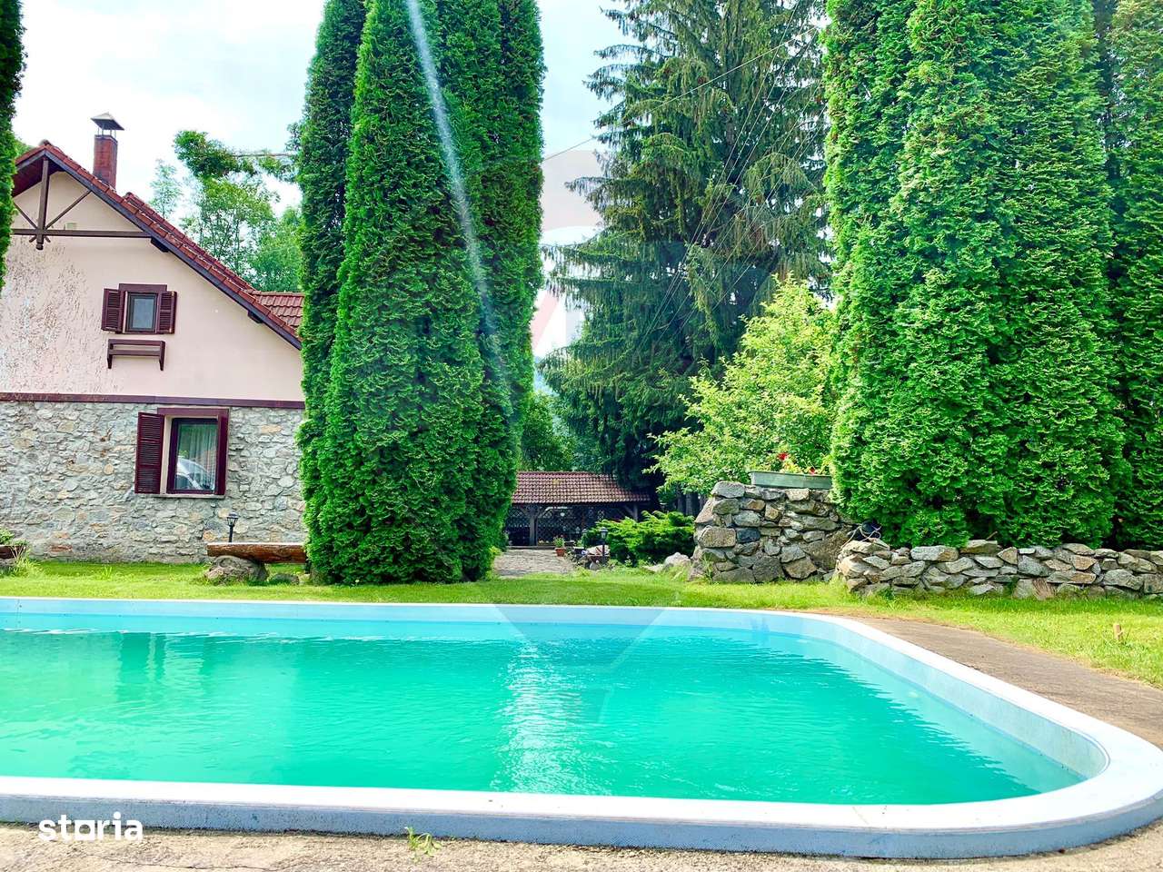 Pensiune cu 13 camere de vânzare in Bulz - Imagine principală: 4/20