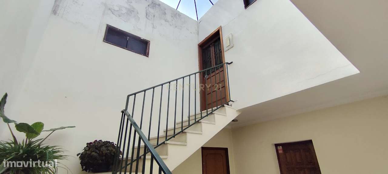 Oportunidade Única, Sótão de 84m² para Recuperação - Grande imagem: 5/17