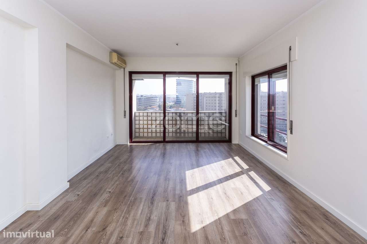 Arrendamento T2 Renovado – Rua de Pinheiro Manso, Porto - Grande imagem: 4/31