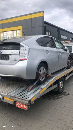 Dezmembram Toyota Prius 1.8 benzina+electric an fabr. 2011 - 2