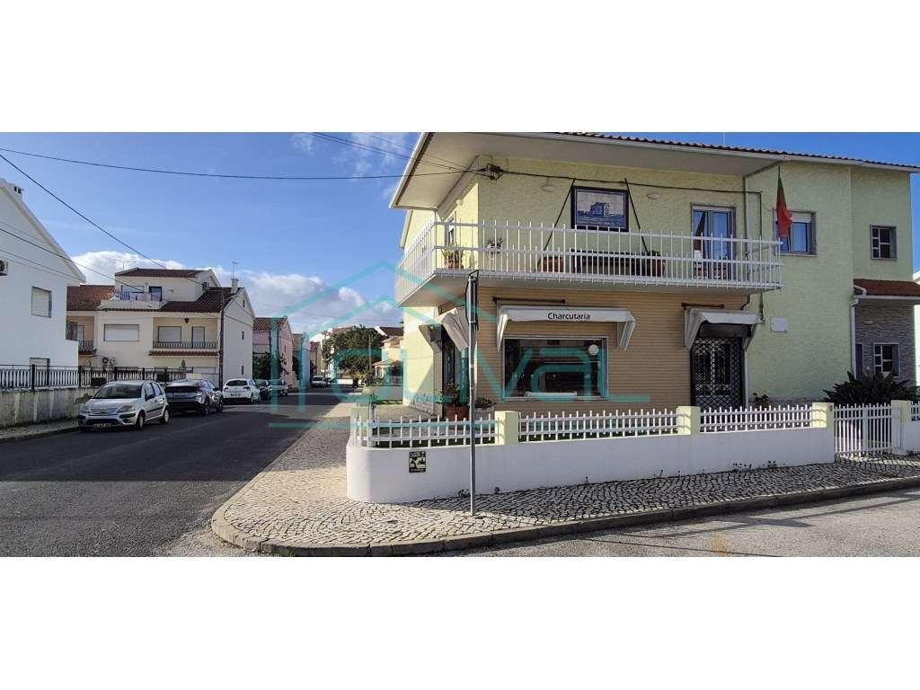 Talho e Charcutaria Tradicional - O Comércio de Proximidade no Port...-41