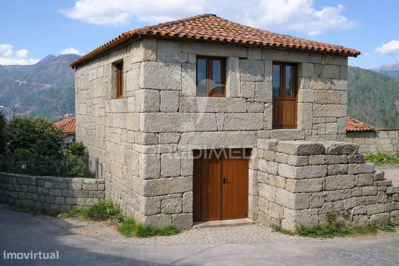 Moradia T4 para restauro, Rio Caldo Gerês - Grande imagem: 3/17