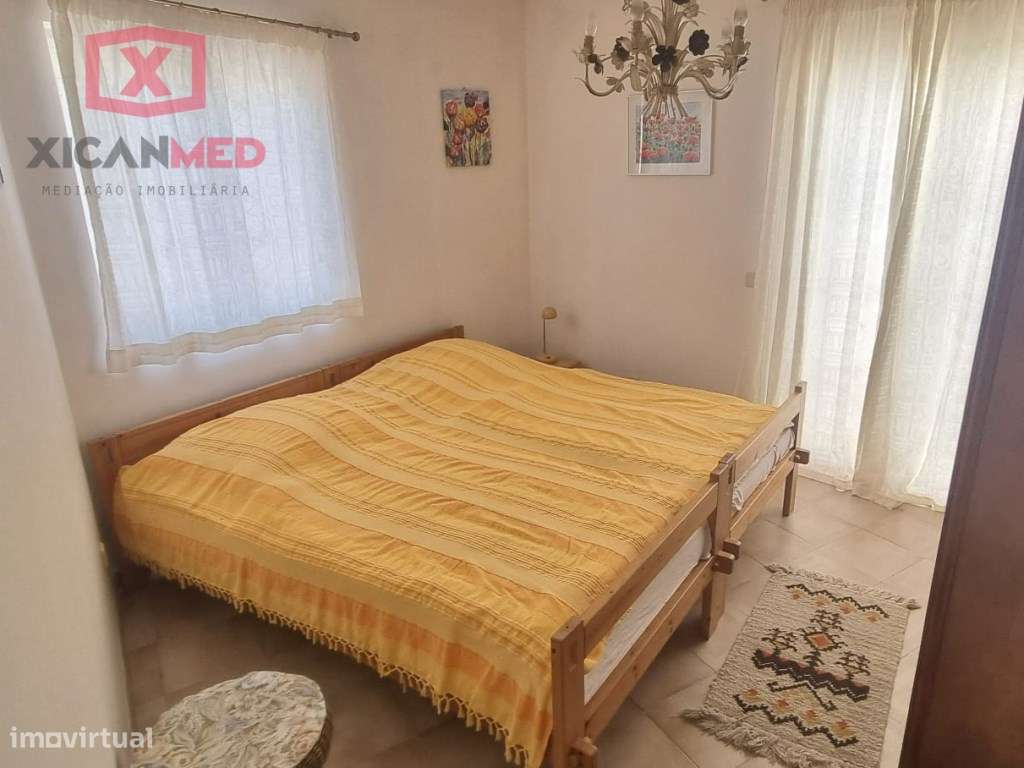 Casa no centro de Almoçageme-10