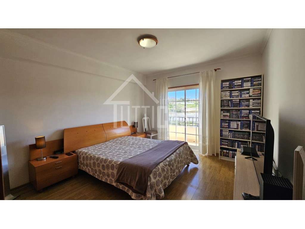 Apartamento T3 com garagem BOX em Alcainça-29