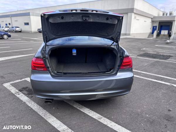 BMW Seria 3 320d Coupe Aut. - 9