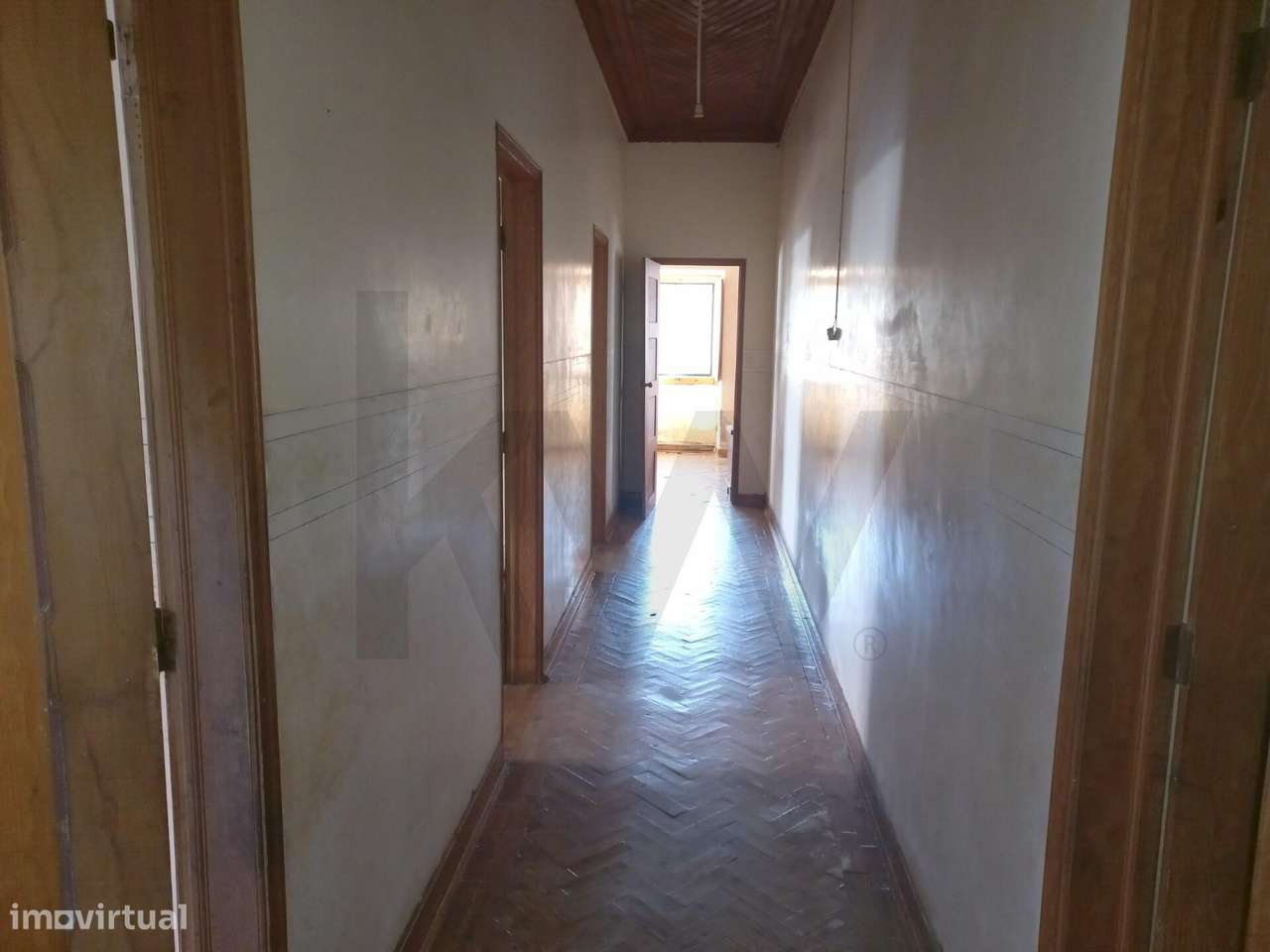 Descubra o Potencial de uma Casa com História no Coração de Santarém! - Grande imagem: 5/39