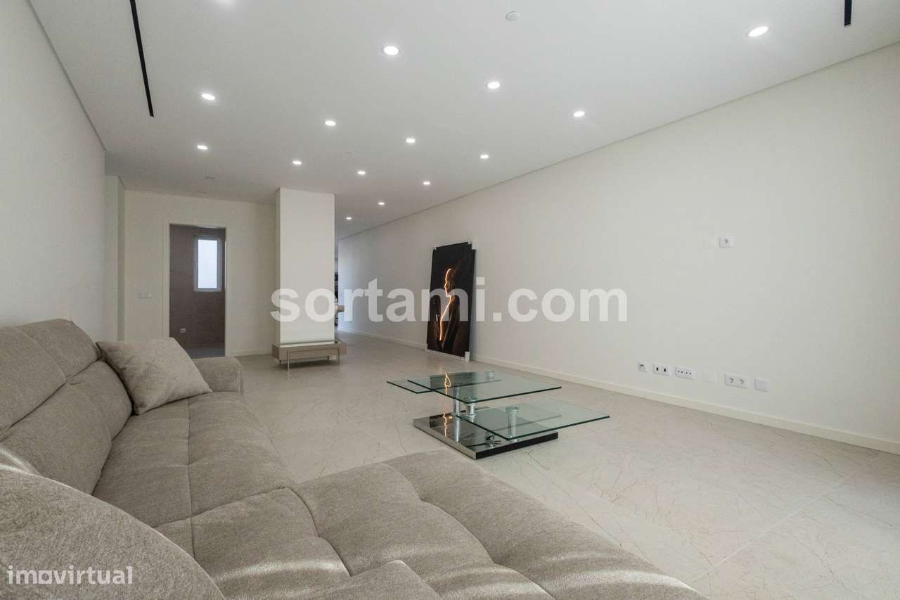 Apartamento T2 Venda em Quarteira,Loulé - Grande imagem: 2/16