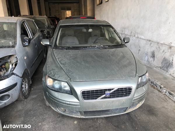 Dezmembrez Volvo S40 - 8