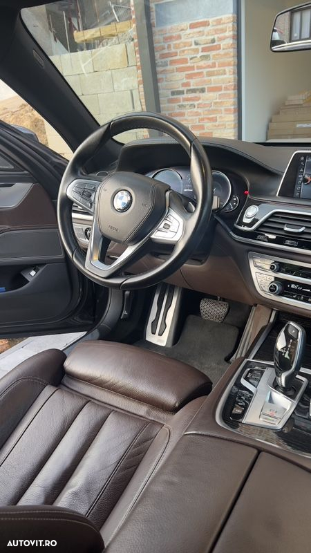 BMW Seria 7 740e iPerformance - 16