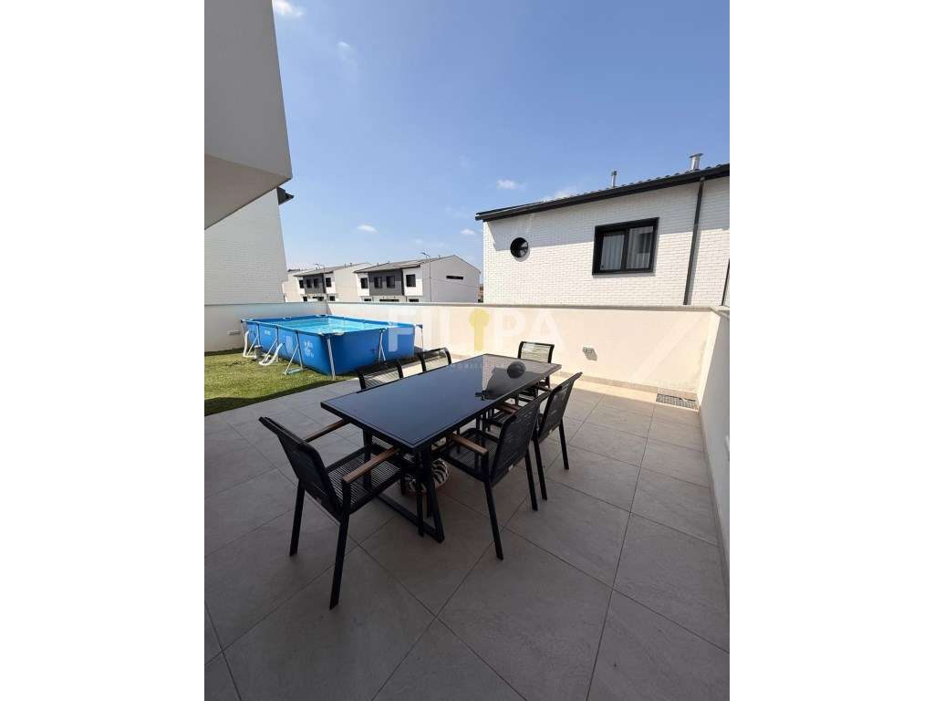 Moradia T3 Como Nova | Construção 2025 | Jardim | Garagem para 3 Ca...-32
