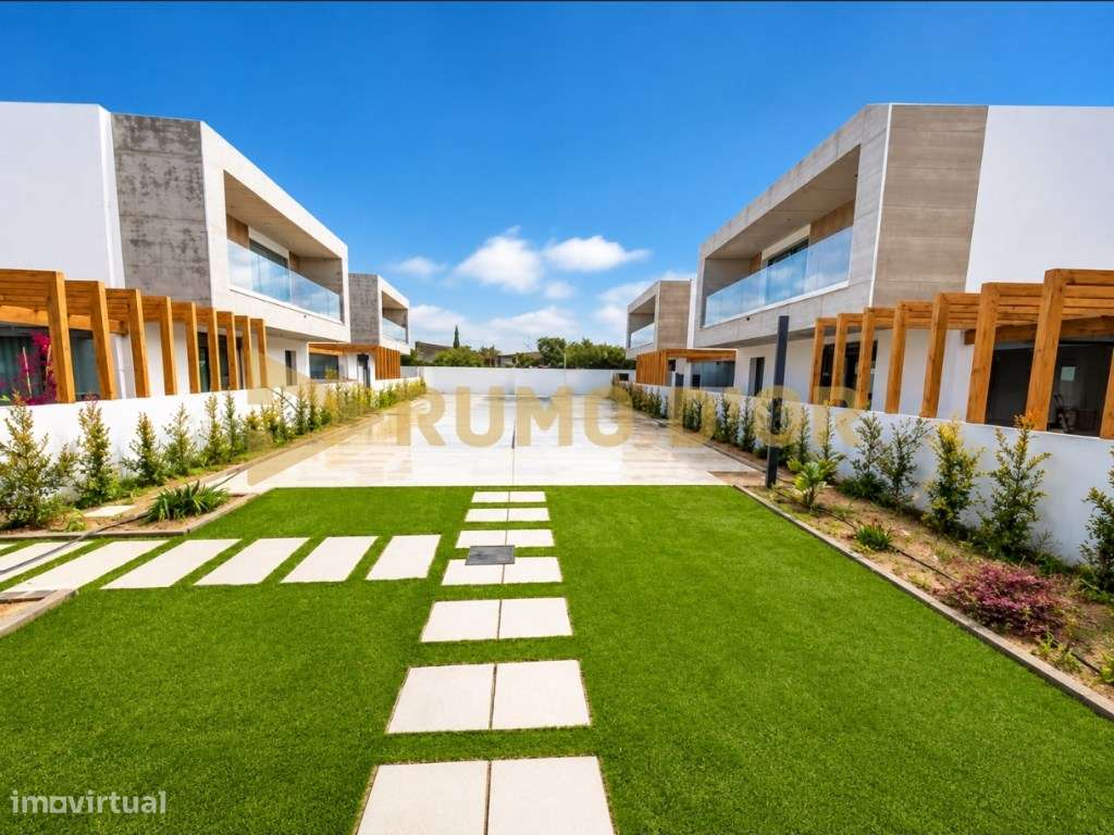 Moradia T4, garagem e piscina em Condomínio privado Albufeira-3