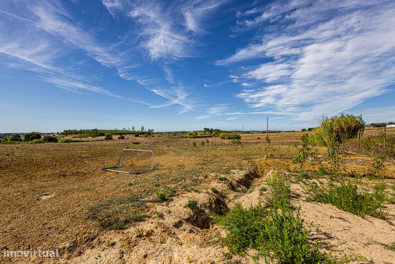 Excelente propriedade com área total de 13 680m2, localizada na Ereira-25