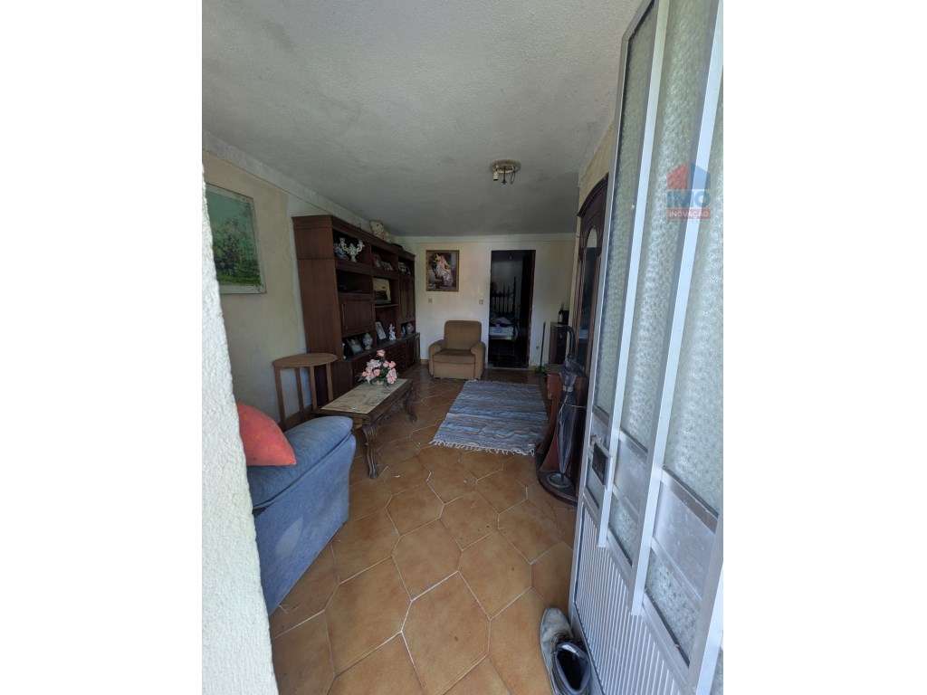 QUINTA COM MORADIA T3 PISCINA TERRENO E ANEXOS-7