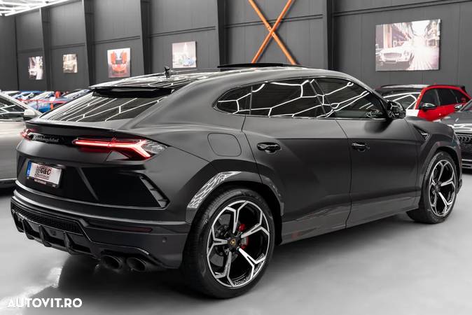 Lamborghini URUS - 26