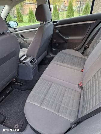 Volkswagen Golf V 2.0 SDI Comfortline - 12