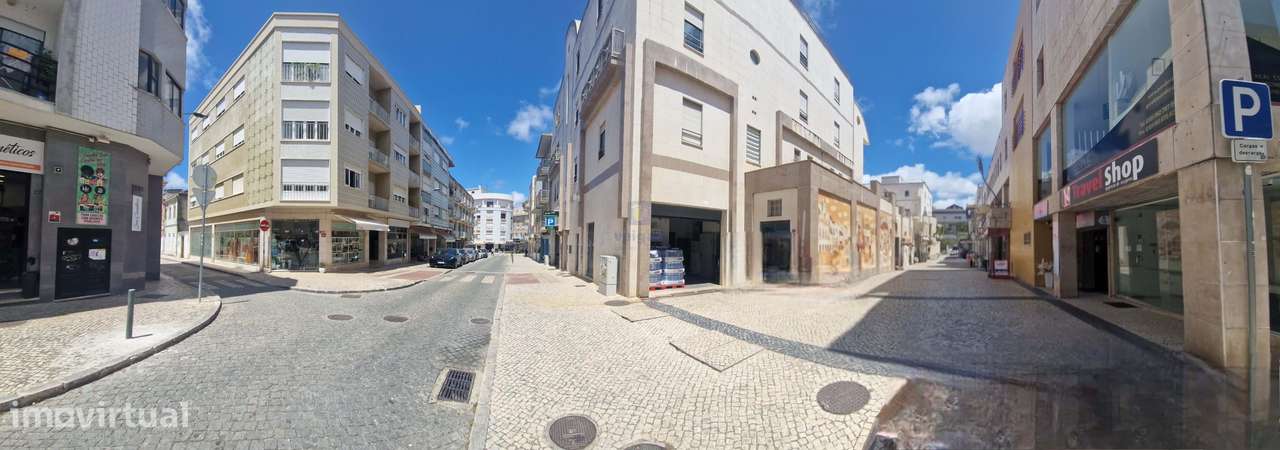 Apartamento T1 Novo no Centro de Caldas da Rainha com 2 lugares de est-25