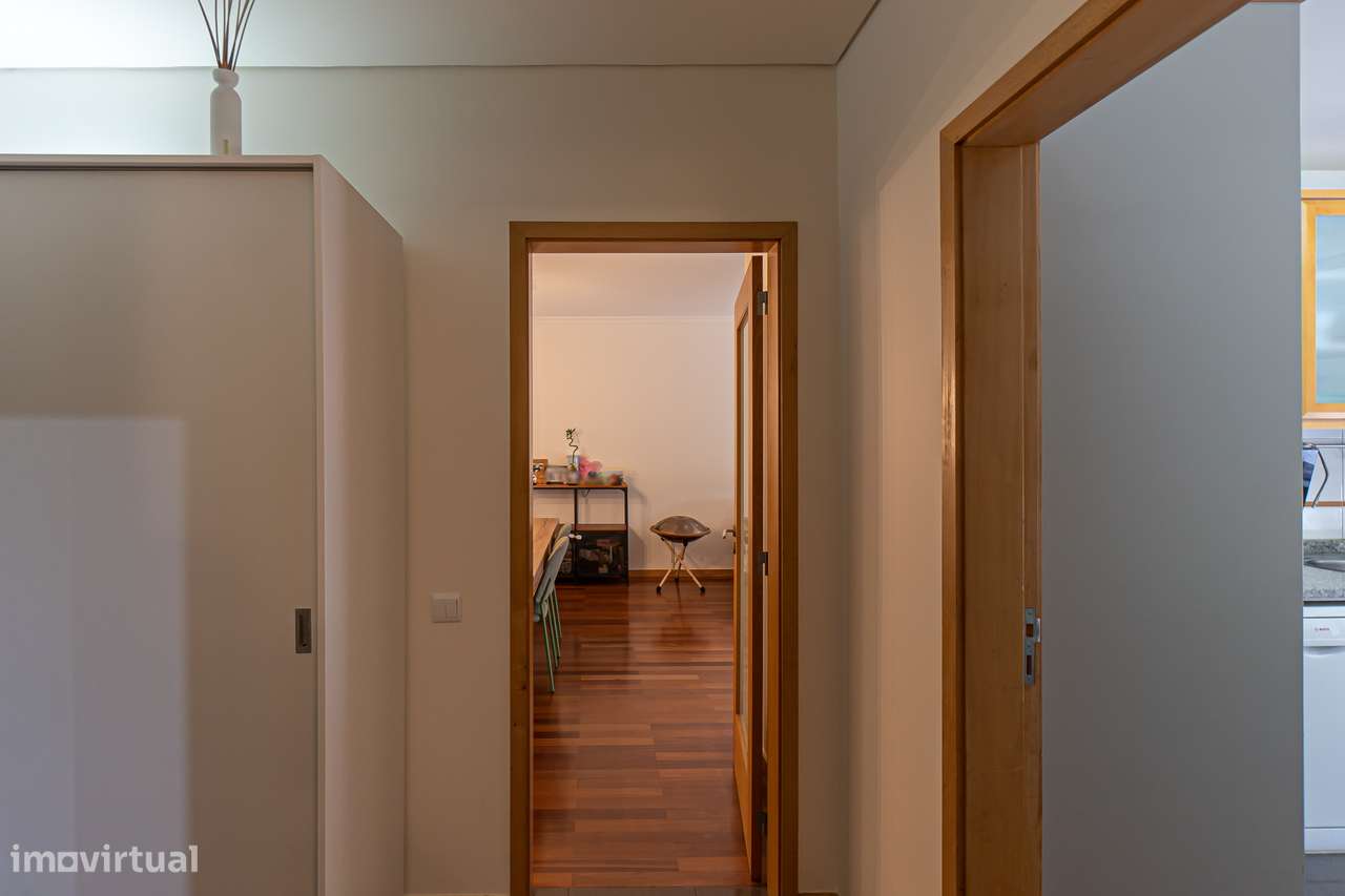 T2 com Terraço,  2 WC com Banheira e Lugar de Garagem - Grande imagem: 2/37