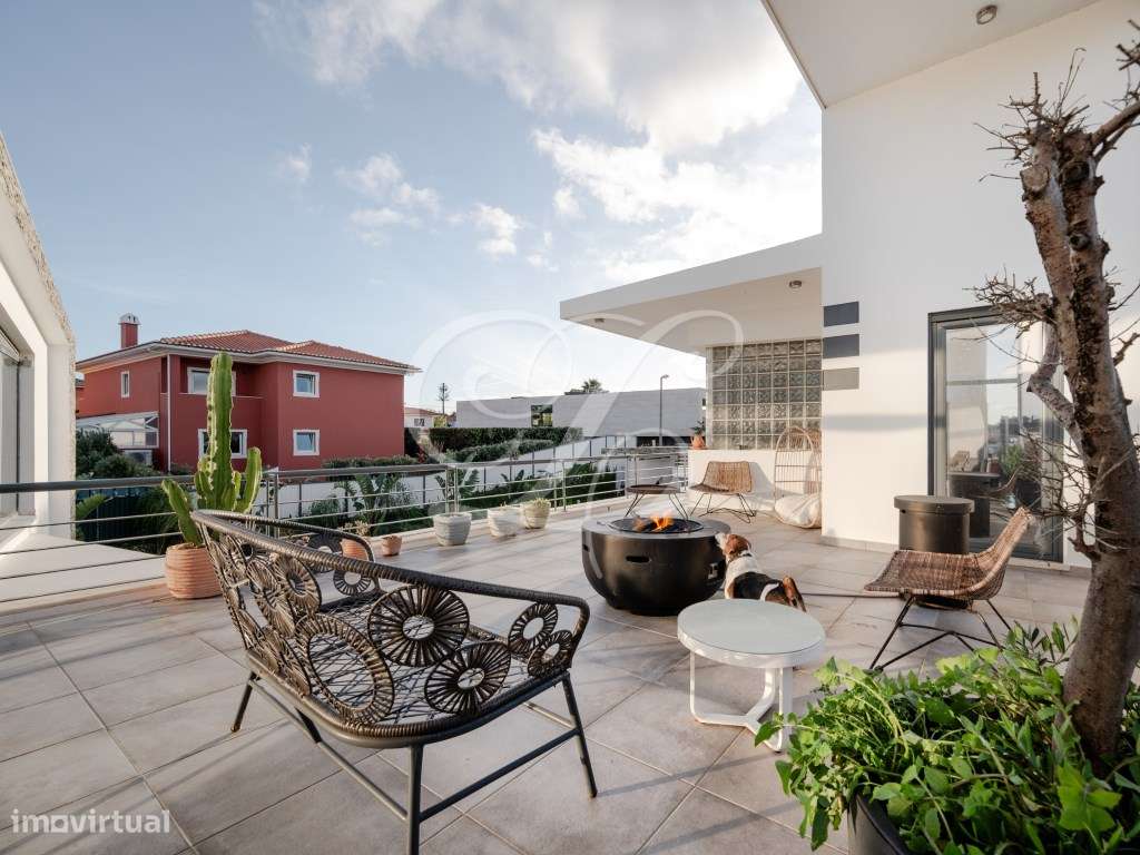Moradia T4+1 com piscina, jardim relvado e área de barbecue | Cascais-56