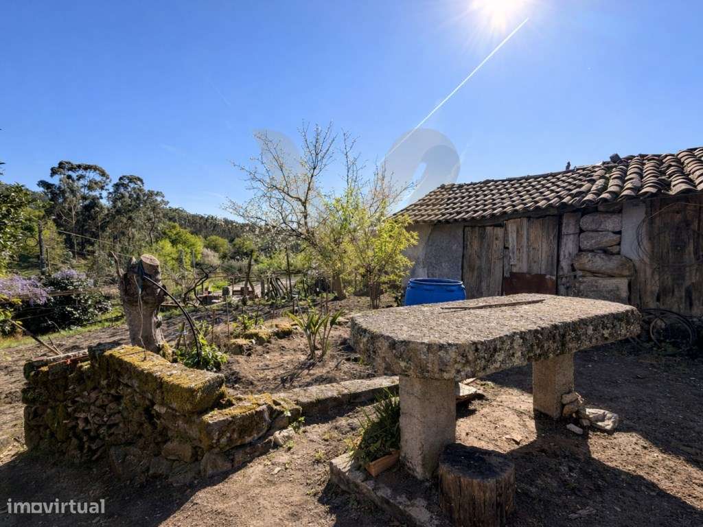 Casa rústica T0 e Terreno com Moinho | Sá - Arcos de Valdevez-4