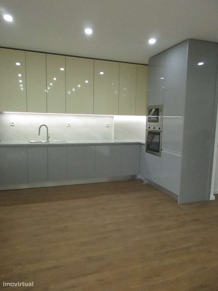 T3 Aguas Santas, Corim com garagem box - Grande imagem: 2/28