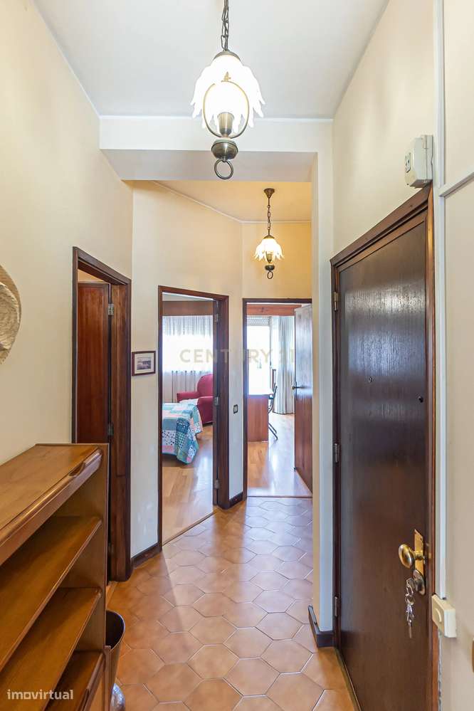 Apartamento T2+1 com Terraço na Prestigiada Rua da Alegria-21