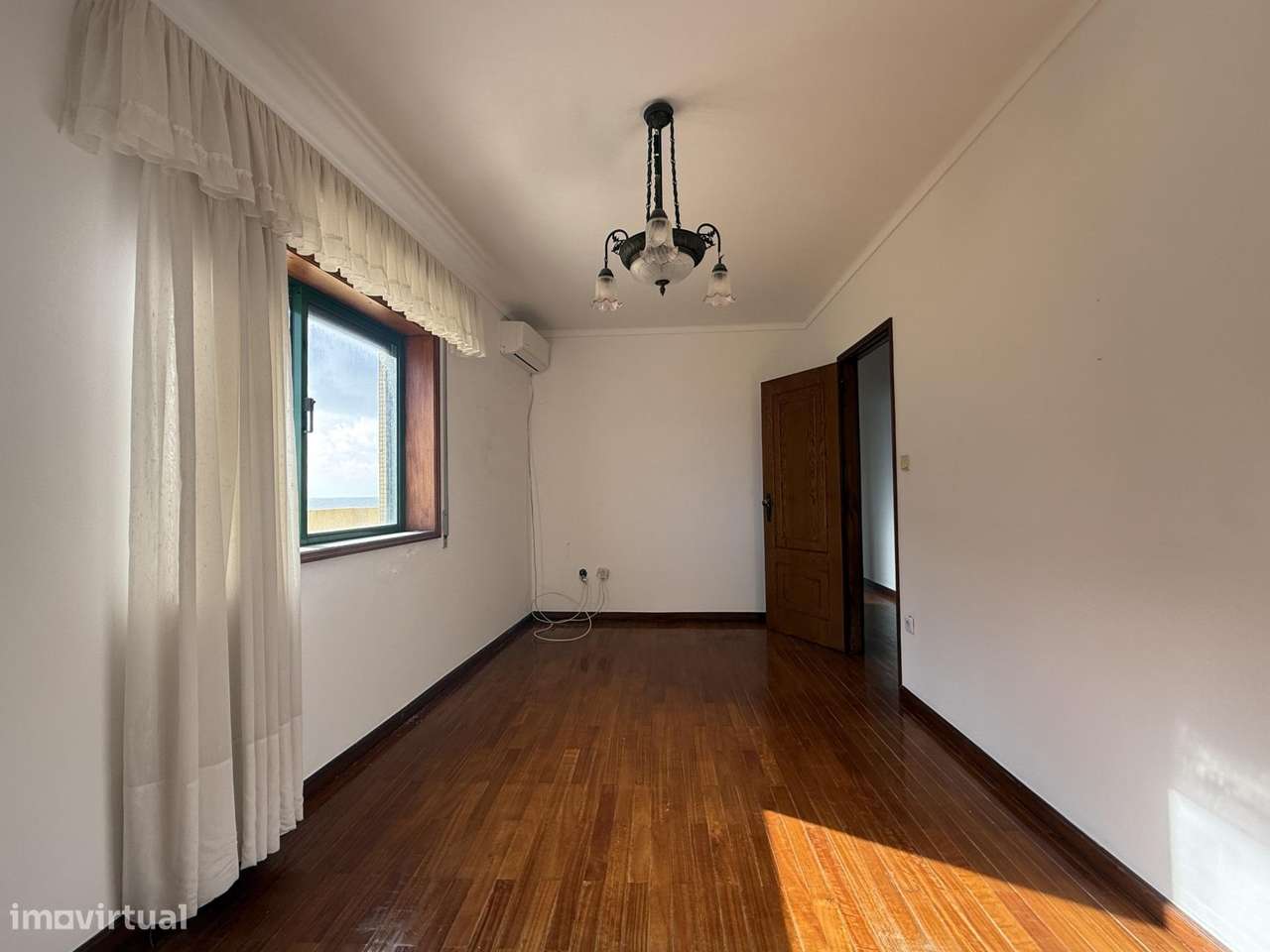 Apartamento T4 Duplex - Avenida dos Banhos (1ª Linha Mar)-16