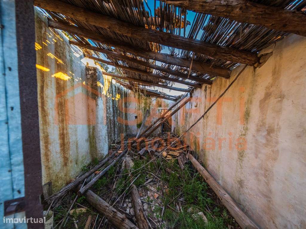 Casa com terreno para reabilitação urbana em Santa Bárbara de Nexe,... - Grande imagem: 5/20