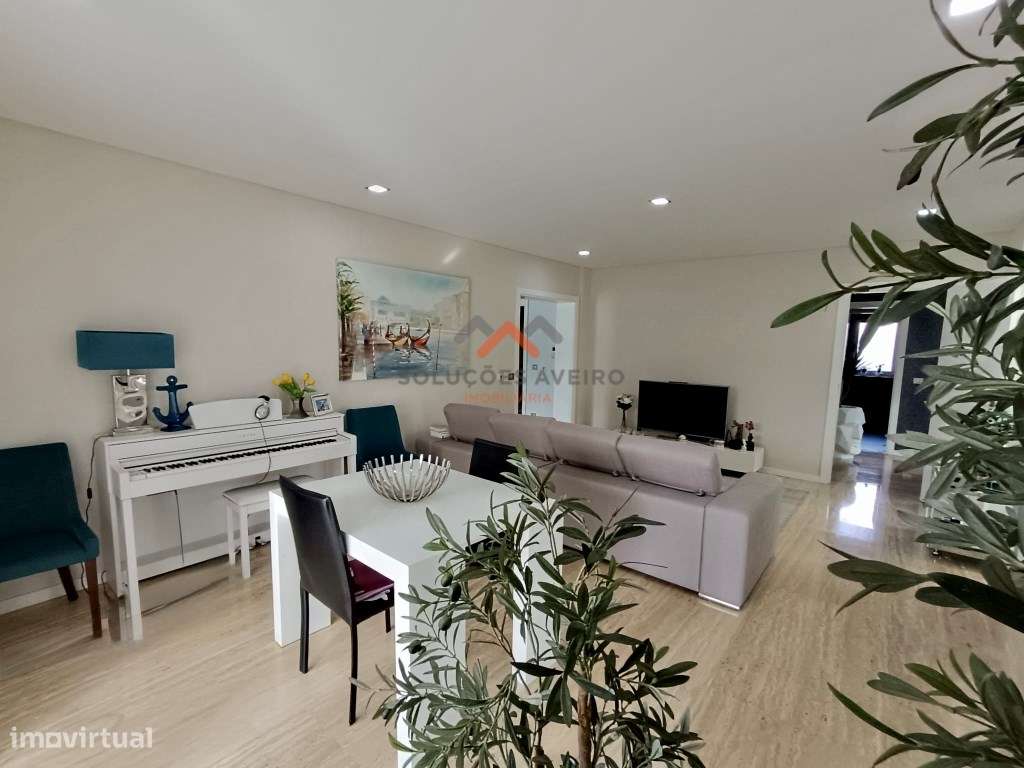 Moradia Contemporânea de Luxo com jardins tropicais e Design Exclus...-17