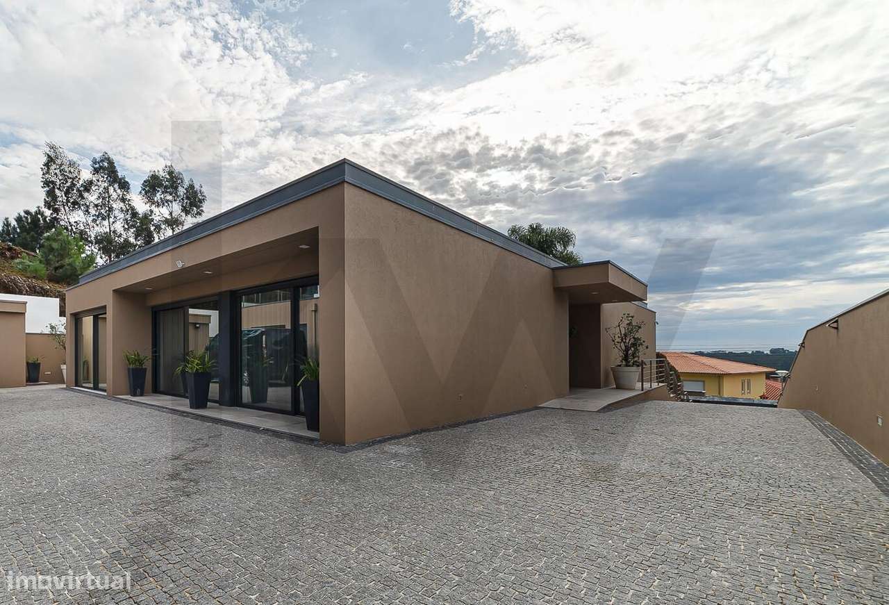 Moradia de luxo Térrea T4 - Santa Maria da Feira - Grande imagem: 3/54