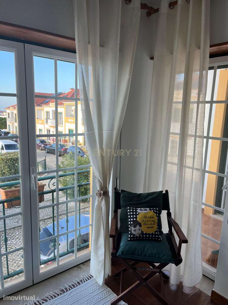 Moradia T4 em condomínio fechado com piscina, vista mar e walking dist-25