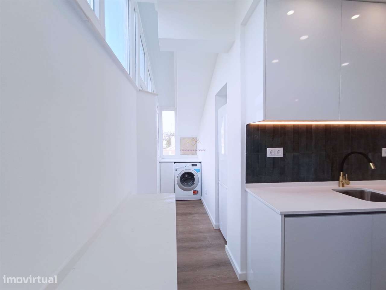 Apartamento remodelado centro Amadora-18
