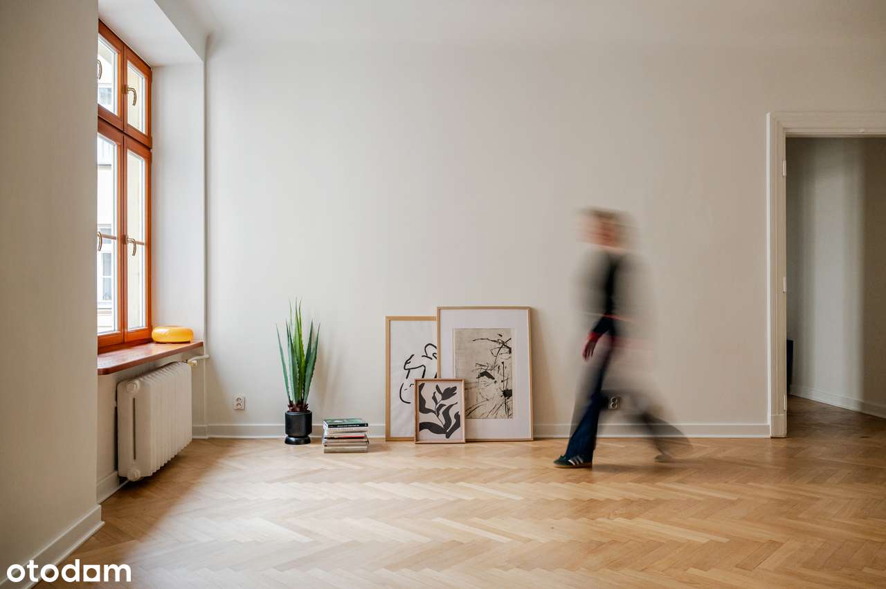 Przestronne mieszkanie ze sztukateriami w historycznej kamienicy - Pełny obrazek: 2/10