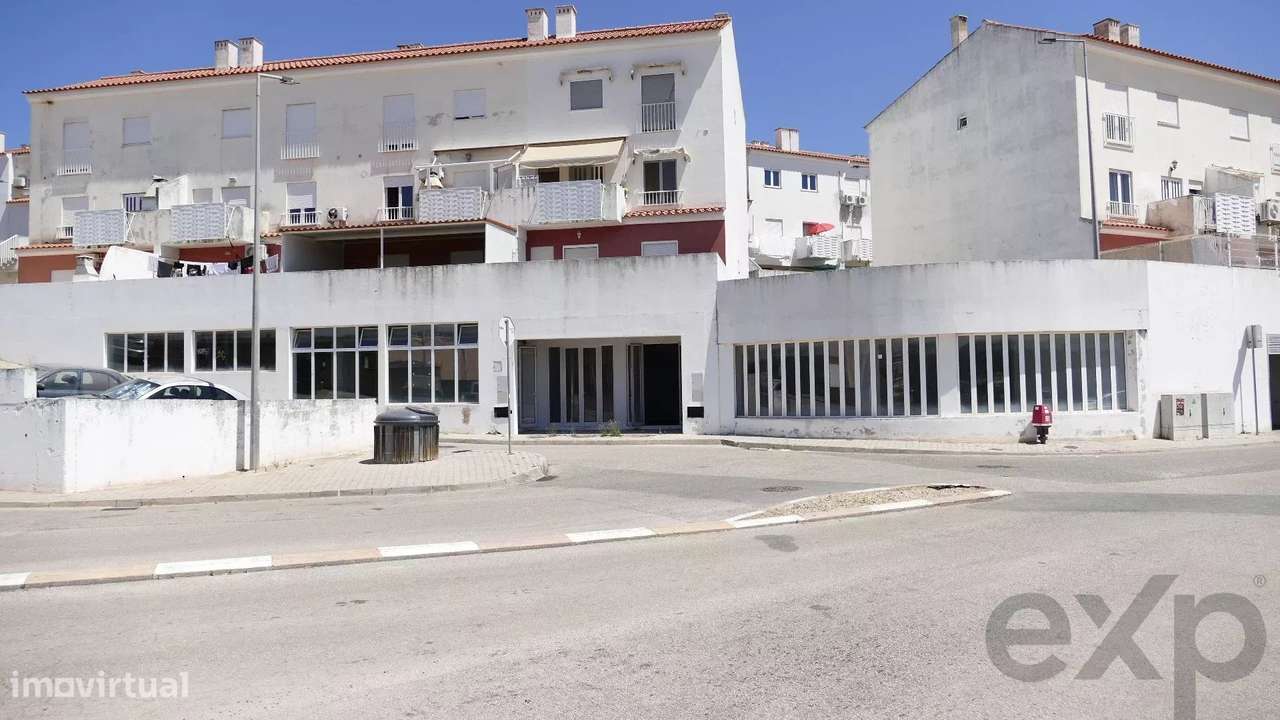 Imóvel Combinado: Armazém/Espaço Comercial com direito exclusivo a gar - Grande imagem: 3/23