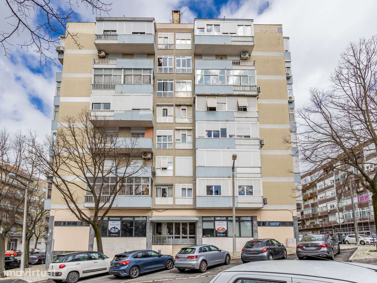 Apartamento T2 em Benfica, com 2 WC's, Varandas e Garagem - Grande imagem: 4/28