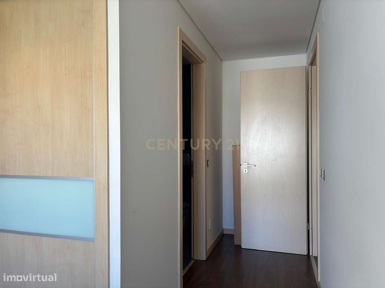 Apartamento T2  no Entroncamento com Garagem Fechada-7