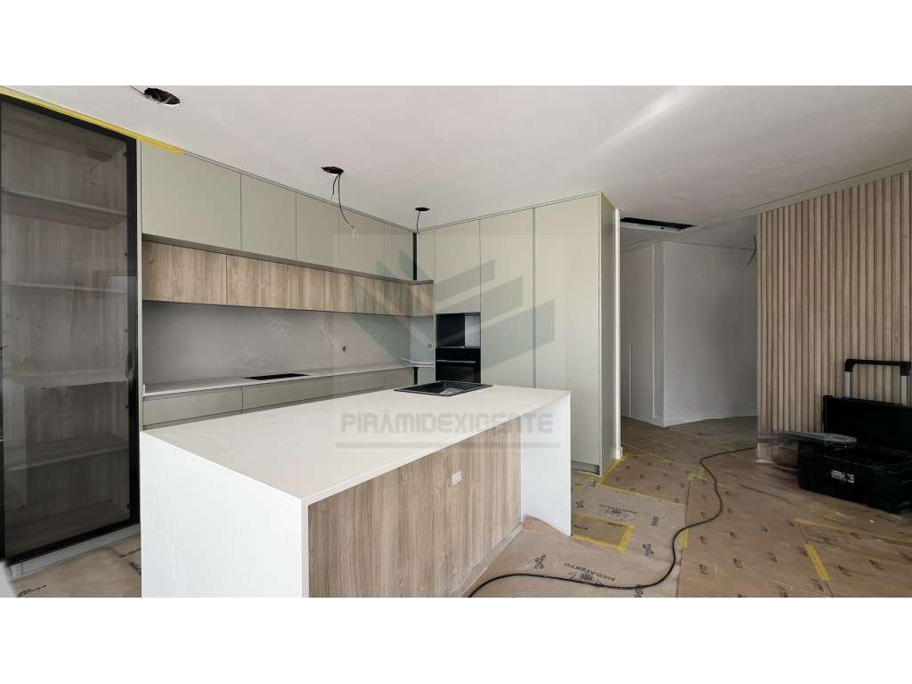 Moradia Isolada 4 Suítes, Piscina, Cave 43m2 - AZEITÃO-5