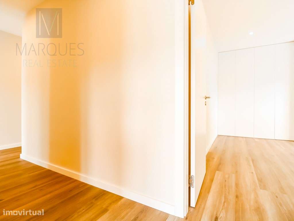 Apartamento T4 com 3 Suites em Almada-21