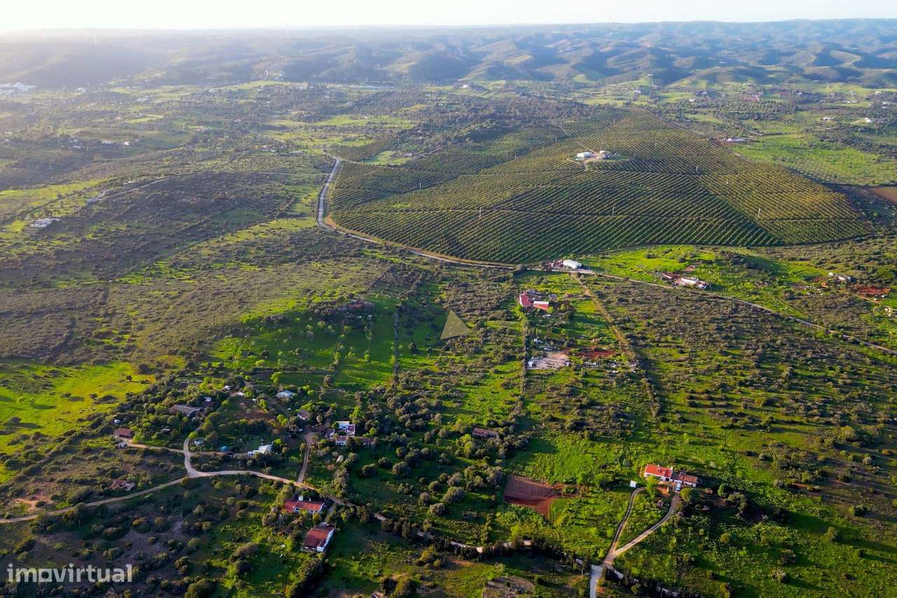 Quinta com duas ruinas para habitação perto campo de Golfe, Lagos - Grande imagem: 5/20