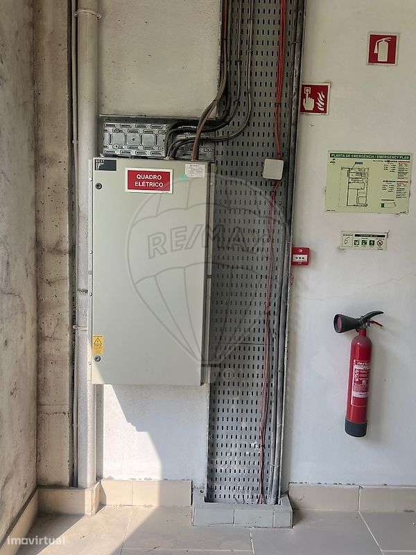 Armazém T2 para venda-7