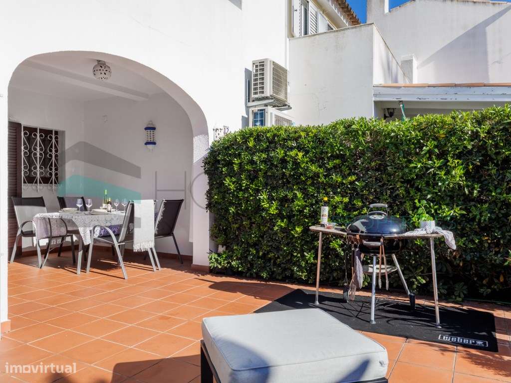 Moradia V2 com jardim, perto da praia, em Quarteira-11
