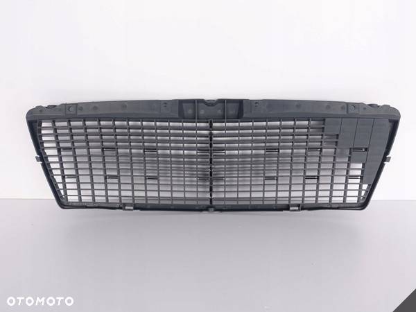 MERCEDES E-KLASA W210 ZDERZAK GRILL ATRAPA BŁADNY - 2