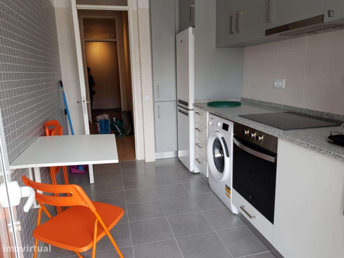 Quarto - localizado em Cedofeita Porto - Grande imagem: 4/15