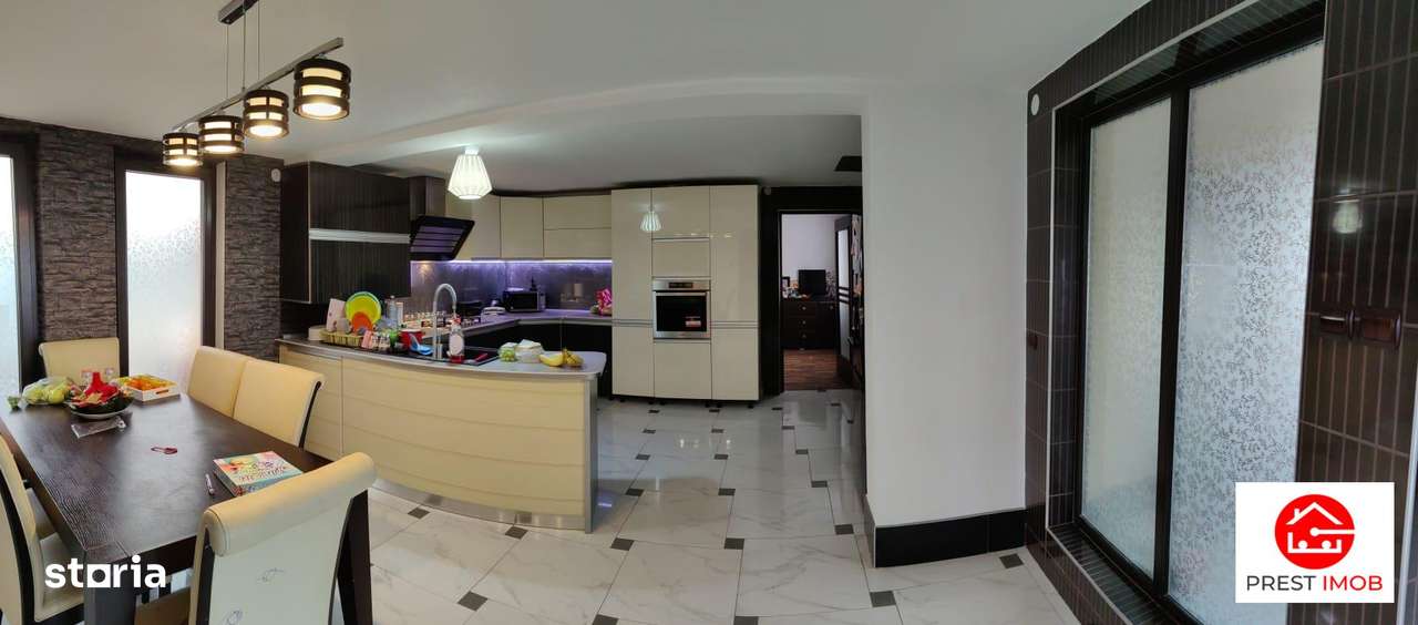 Casa si spatiu comercial de vanzare-1