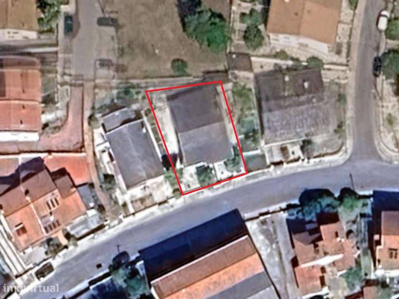 Moradia T5 com garagem-18