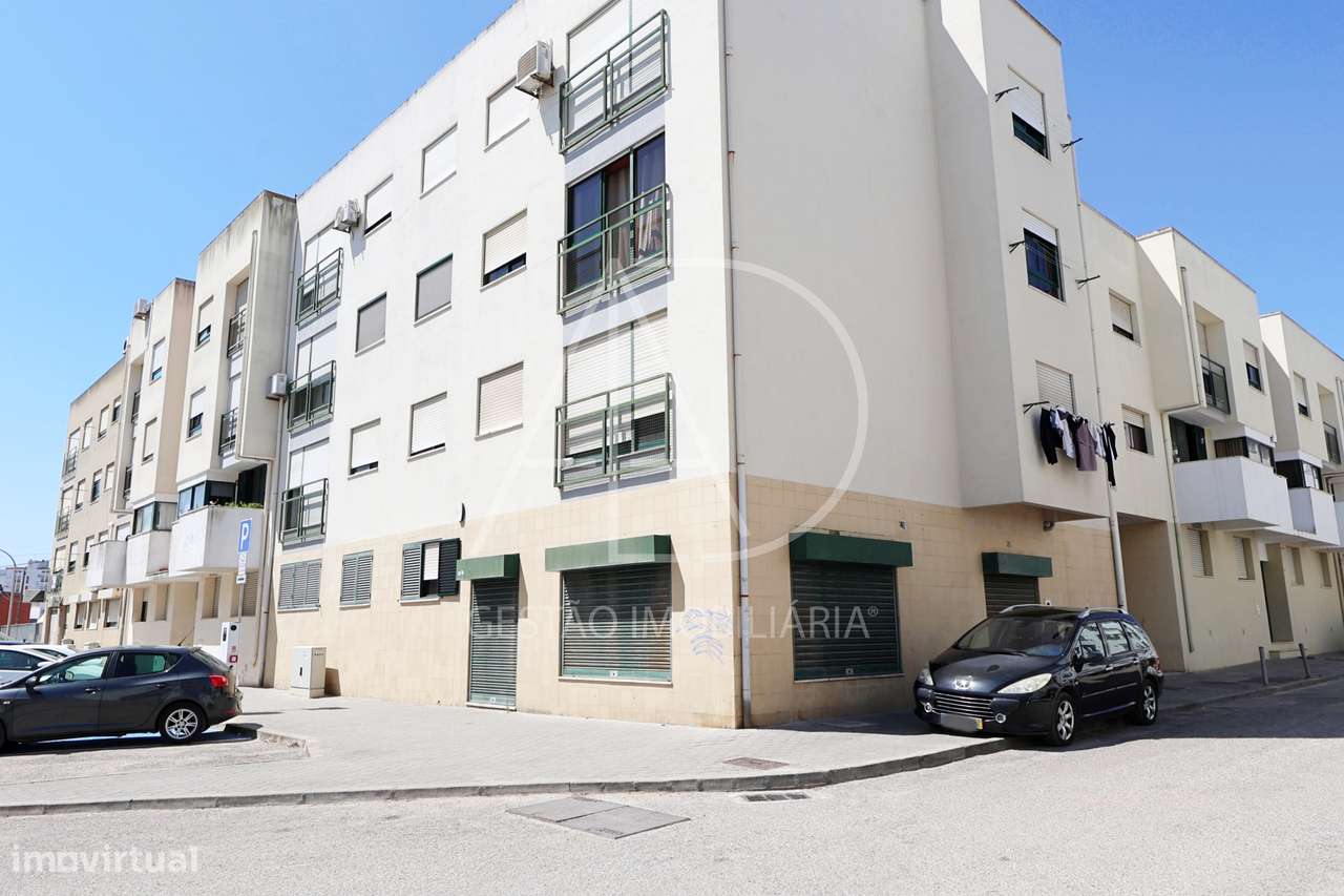 APARTAMENTO T2 REMODELADO-12